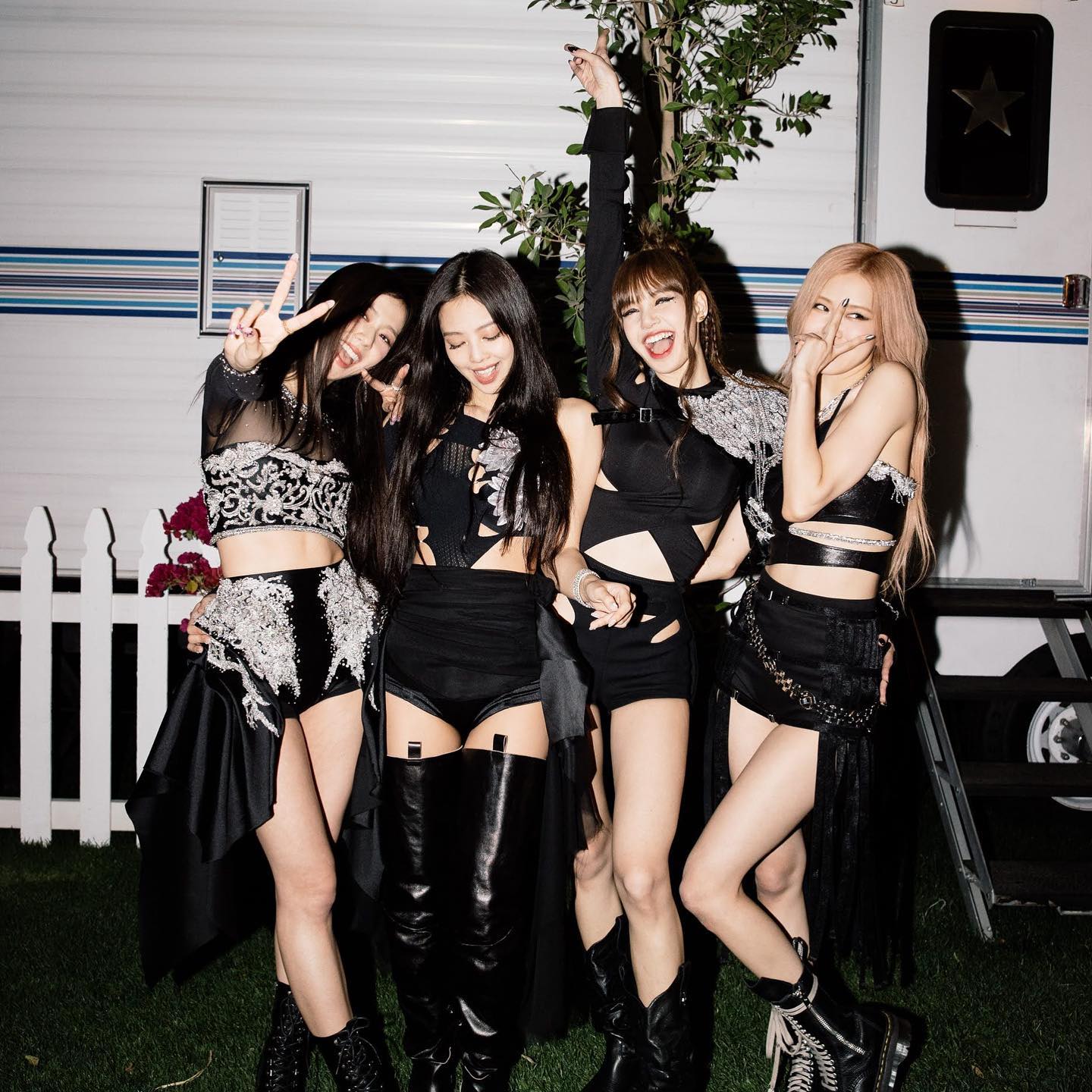 合體無望了?陸網驚傳BLACKPINK「3人與YG解約」登熱搜 爆料者火速澄清遭撻伐