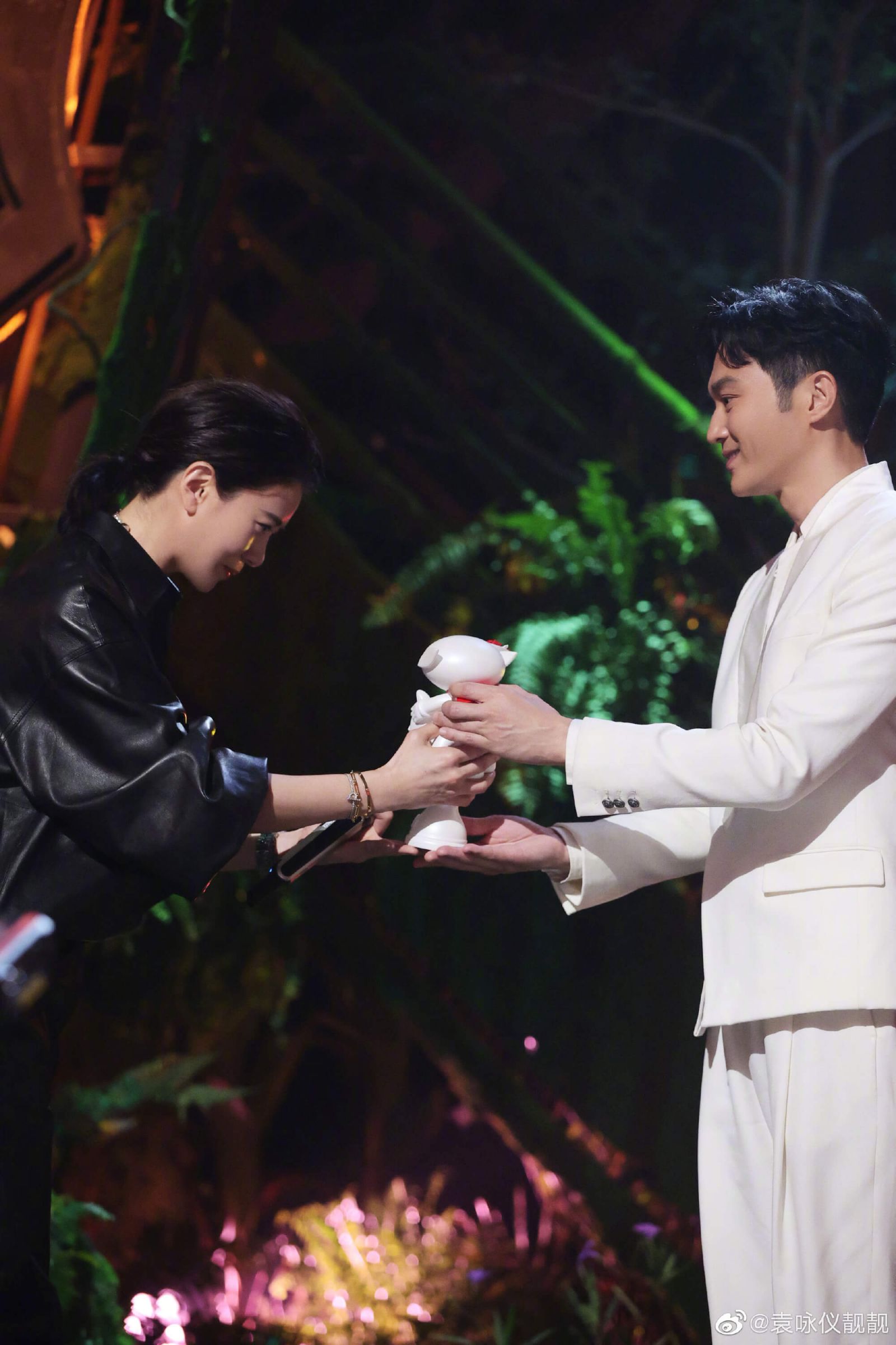 兒子捲港獨風波！袁詠儀深夜道歉「支持一個中國」：是父母之過