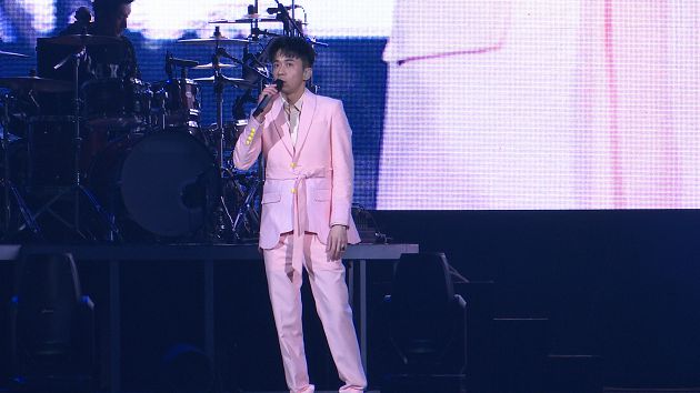 達人秀直擊／Ella緊牽光良唱《勇氣》！10%體脂「腹肌曝」網嚇歪