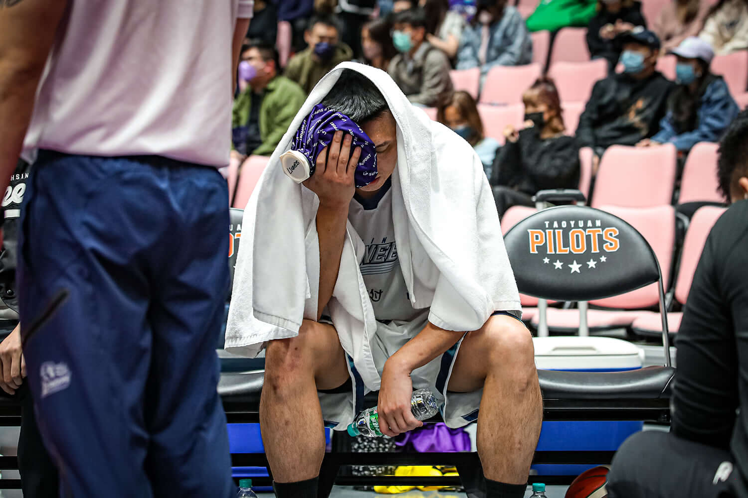 球迷戲稱「扭蛋聯盟」！職籃攻城師老將林宜輝爭議動作惹毛對手　