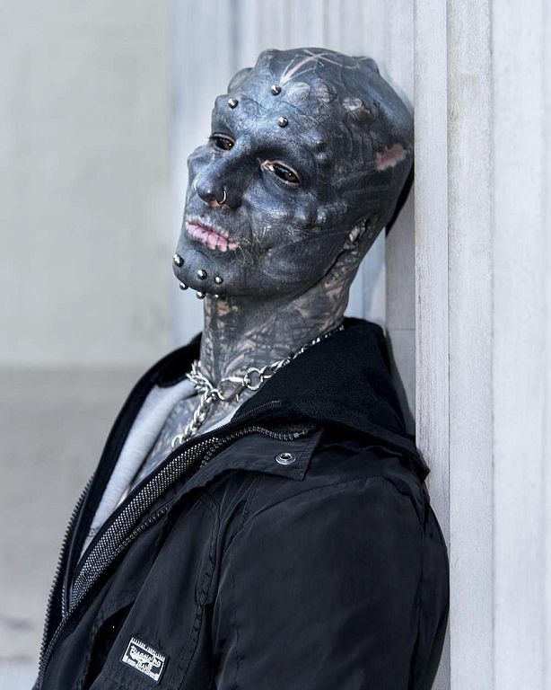 根本外星人！帥哥網紅「割鼻子切耳朵」　對比照曝光網全看傻　