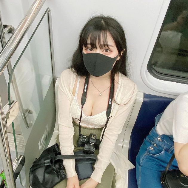 地鐵驚見「超兇猛正妹」!小可愛遮不住 老司機暴動神出本人