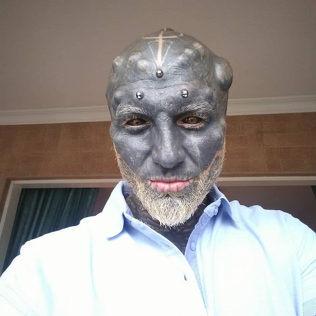 根本外星人！帥哥網紅「割鼻子切耳朵」　對比照曝光網全看傻　