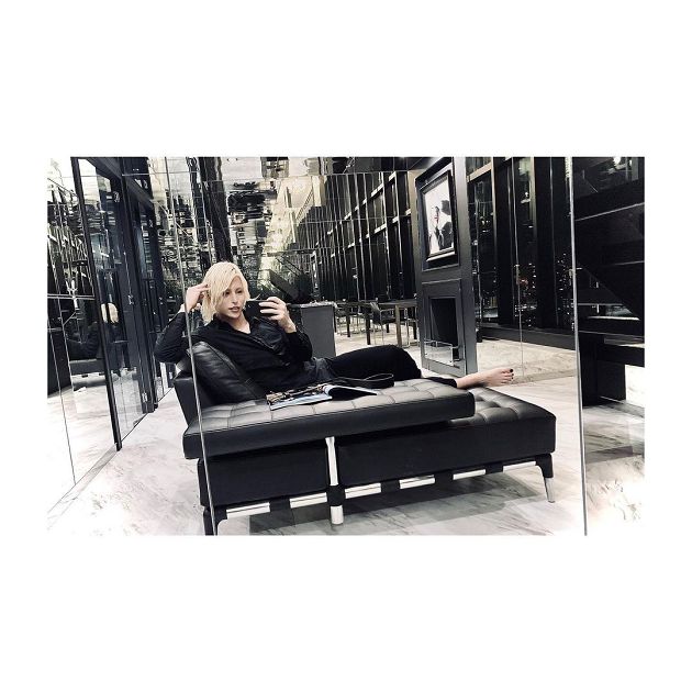 掰了招牌金髮！「日本第一牛郎」羅蘭黑髮曝：對不起了男人們