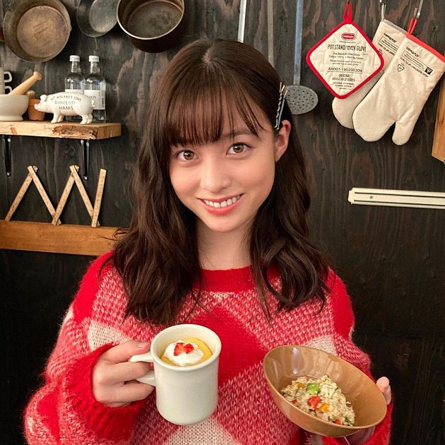 21歲橋本環奈爆熱戀!常跟「57歲社長約喝酒」互動親暱