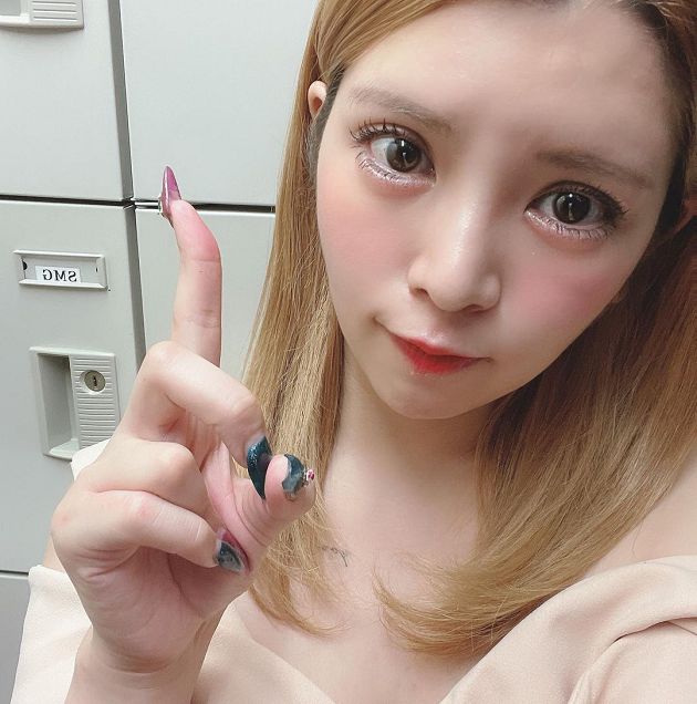 29歲星二代不忘星夢!甜問「我適合偶像嗎」網諷:像暗黑坂