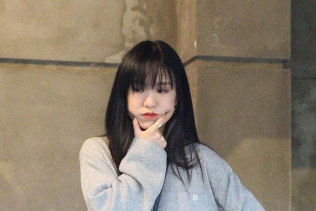 被偷拍?孫盛希「襯衫浴室」居家影片曝光 無厘頭魅力狂吸粉