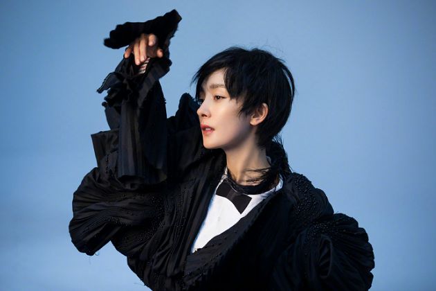 狠甩甜妹形象！楊冪「耳下3公分」帥氣激短髮曝光　撞臉魏大勛