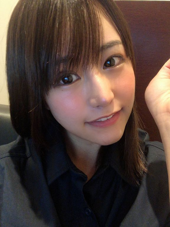 沒照過鏡子?日本正妹CEO「狂噴110萬」換臉 舊照曝光網嚇歪