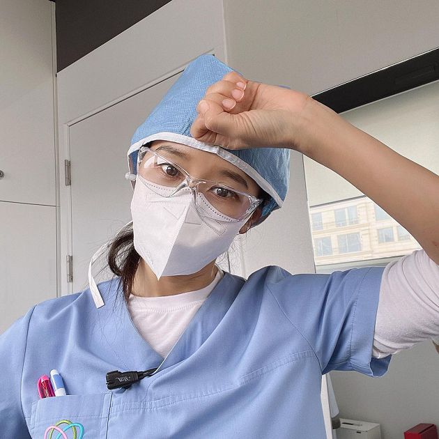 睡到一半被潑水!牙醫正妹曝「恐怖情人」行徑:以為羊水破了