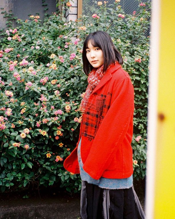10頭身美少女!19歲正妹「驚人比例」曝光 網:腳超長