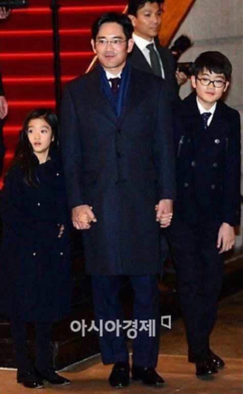 三星千金長大了!「偶像級長相」曝光 拿iPhone歷史再被翻出