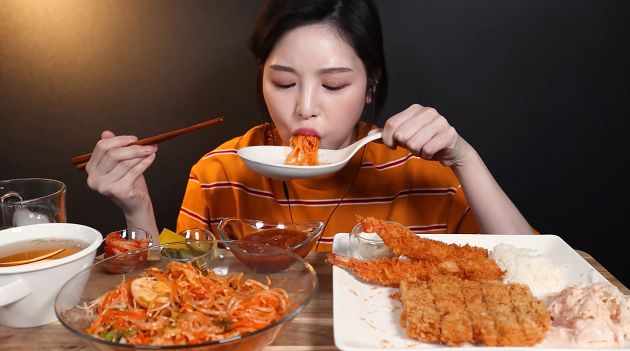 「正妹吃播BOKI」被爆假吃！停更3個月強勢回歸　點閱完全不掉