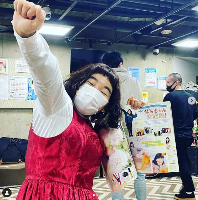 卸妝「大眼秒變一條線」!甜美女星素顏公開 網嚇壞:根本大叔