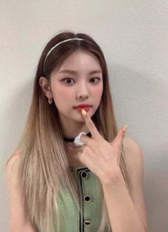 撞臉Jennie!CUBE新女團LIGHTSUM「相雅」掀話題:超像