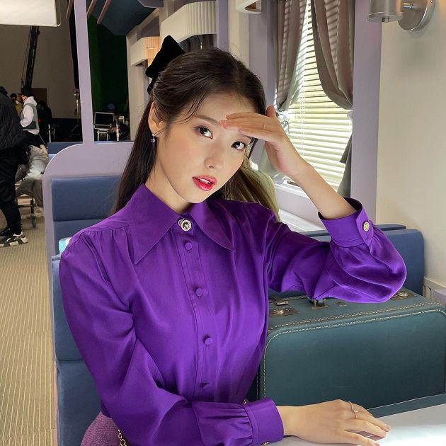 0美感可言!IU「PPT技能曝光」網哭:被當也要跟妳一組