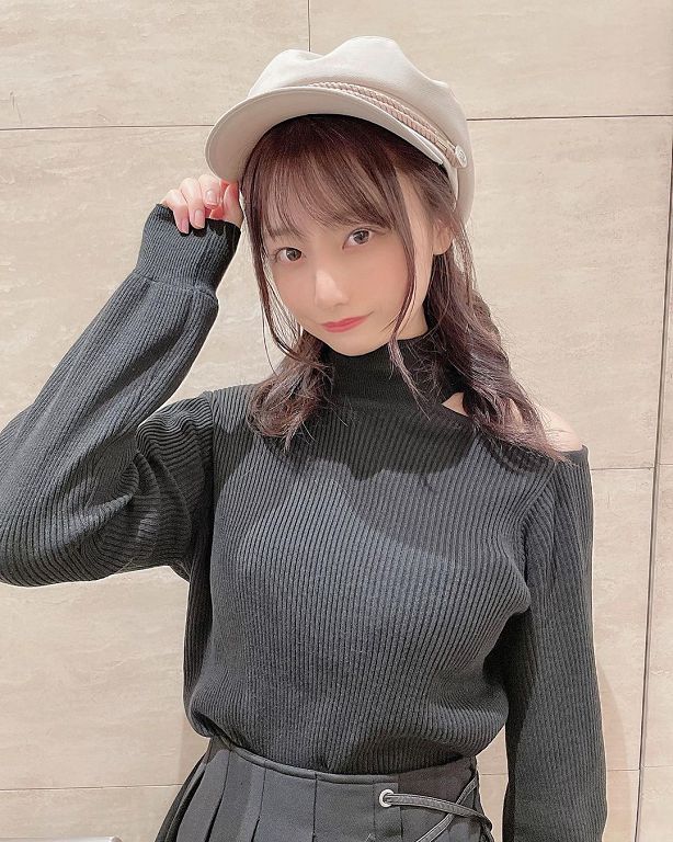老少通吃!20歲女偶像「同居40歲製作人」 再跟小鮮肉過夜