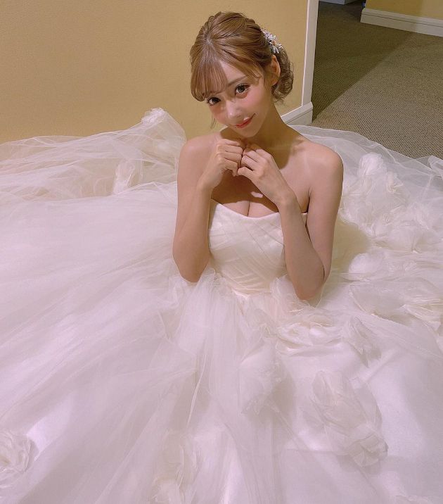 當偶像合法接客！明日花綺羅「暗黑界AKB」太會賺　帳戶餘額曝