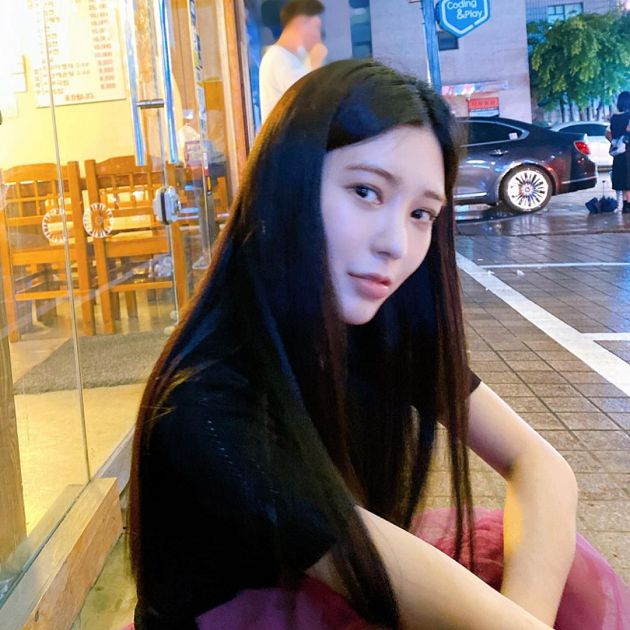 消失3個月！Lizzy「酒駕車禍」近況曝光　經紀公司：不續約