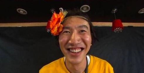 大跳草裙舞！《RM》李光洙「女裝扮相」再被翻出　網笑歪：太正