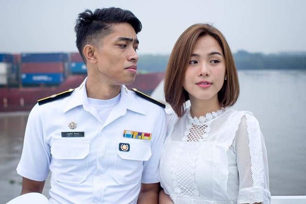 拿珍奶清秀正妹爆紅！網神出真實身分「是男兒身」：有海軍男友