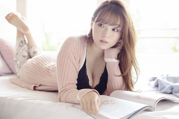 G級戰神回歸!篠崎愛「睽違4年」再推寫真 超兇解放照曝光