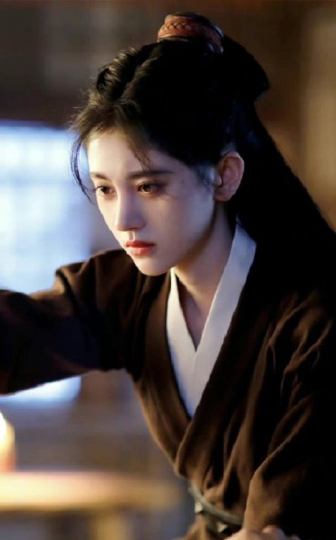 只要漂亮就好!鞠婧禕「大紅口紅」演男人:他怎麼知道我是女的?