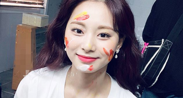 專輯、簽名照全被偷！子瑜「老家遭小偷」　網：魅力擋不住