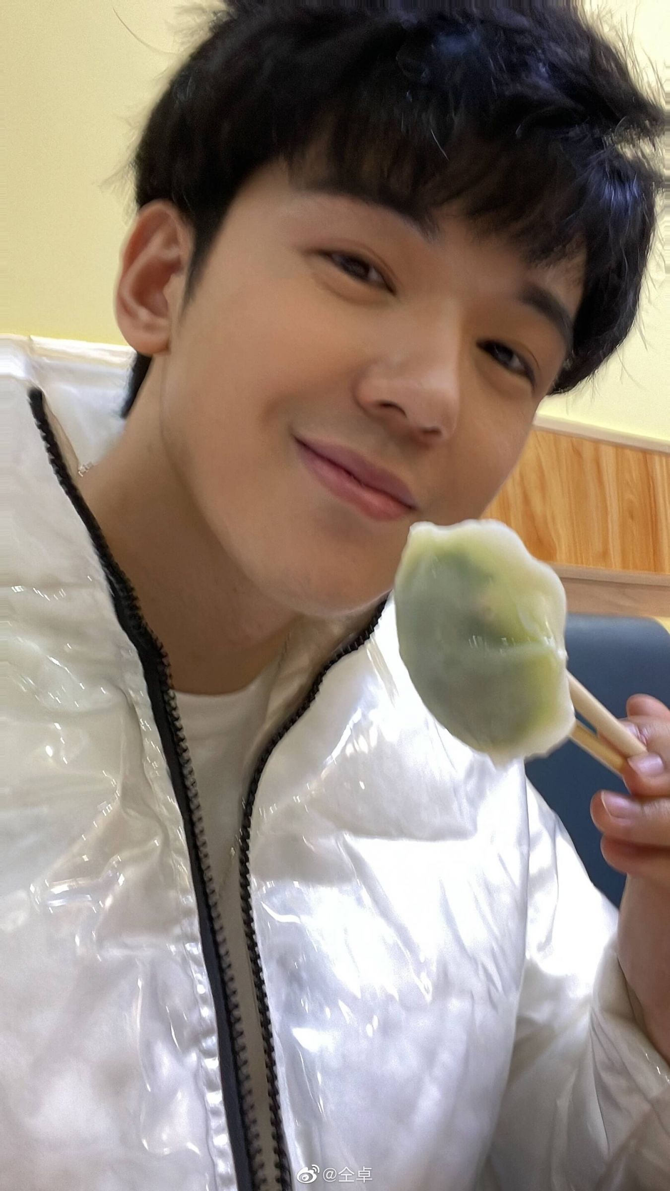 才剛爆高考作弊！仝卓「疑熱戀小鮮肉」經紀人怒斥：愛蹭流量