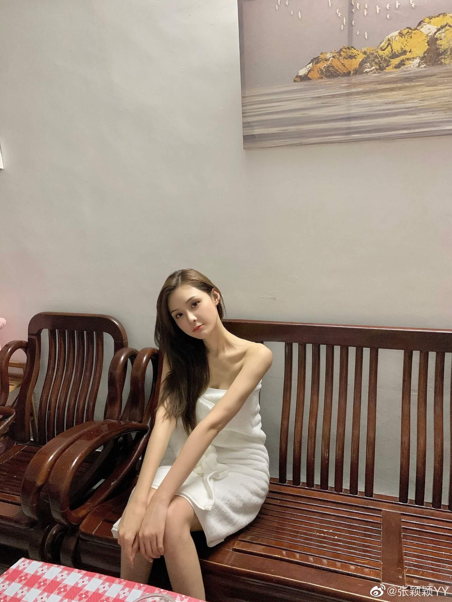 又拍到了！汪小菲「十指緊扣張穎穎」被甩開　網酸：就大方承認吧