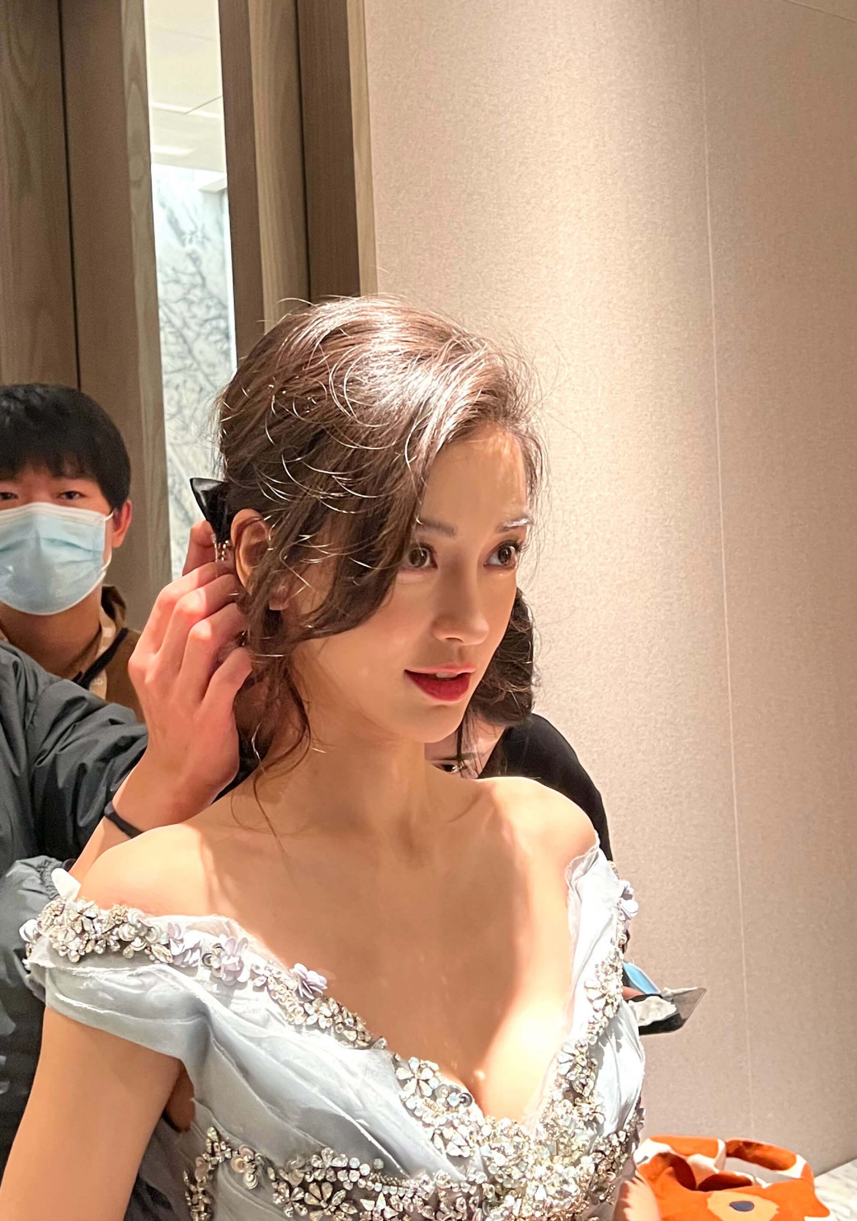 肩胛骨全現形！Angelababy「零修圖私照」嚇壞網友：瘦過頭了