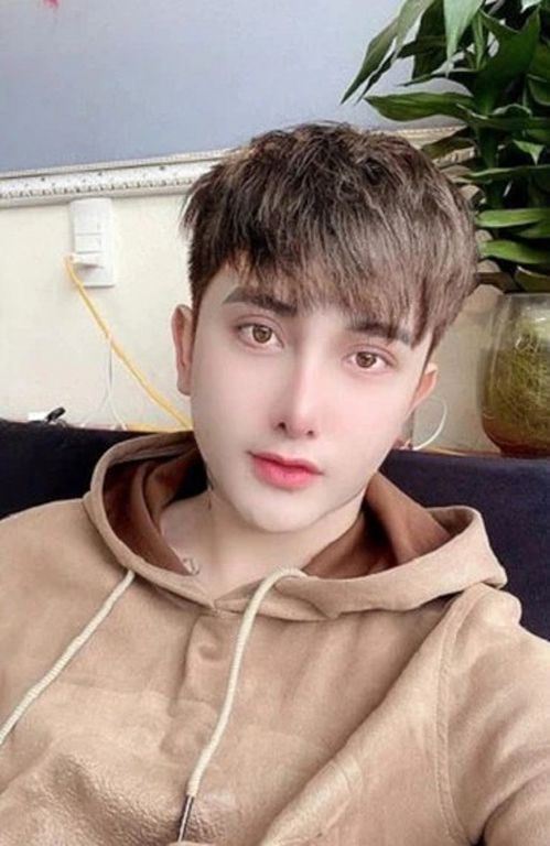 整到爸媽都認不出!網紅「噴光積蓄」整形:都是花自己的錢