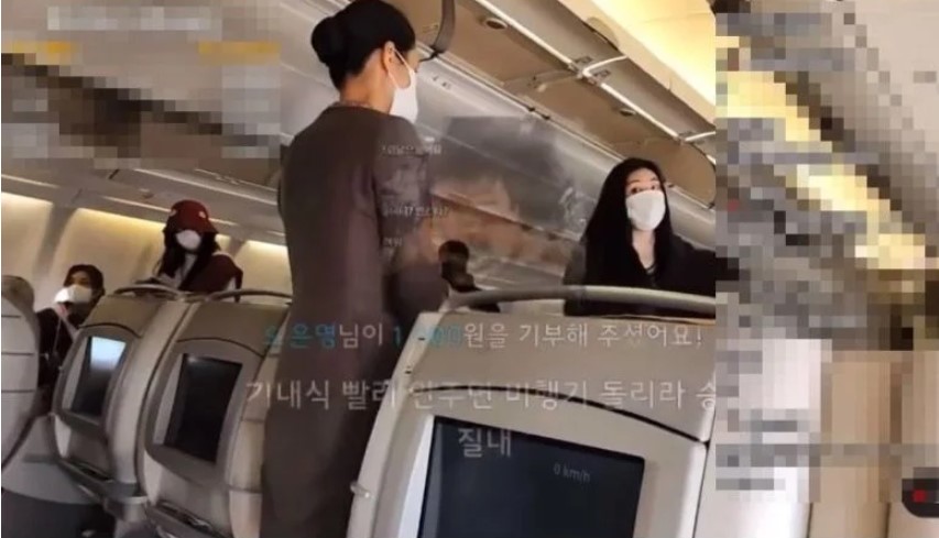剛好搭乘同班機!女偶像遭YTR「直播偷拍」還故意唱成名曲 粉絲氣炸:簡直就是騷擾