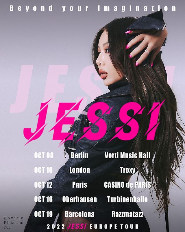 毫無明星架子！Jessi巡演「長輩任人摸」　粉絲中路大開求簽名她大讚：妳的型很漂亮