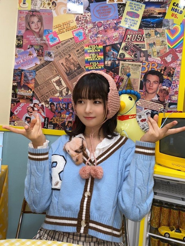 「倒V手勢」暗藏危險?諧星跟流行拍照竟韌帶受傷 醫勸:4週別動