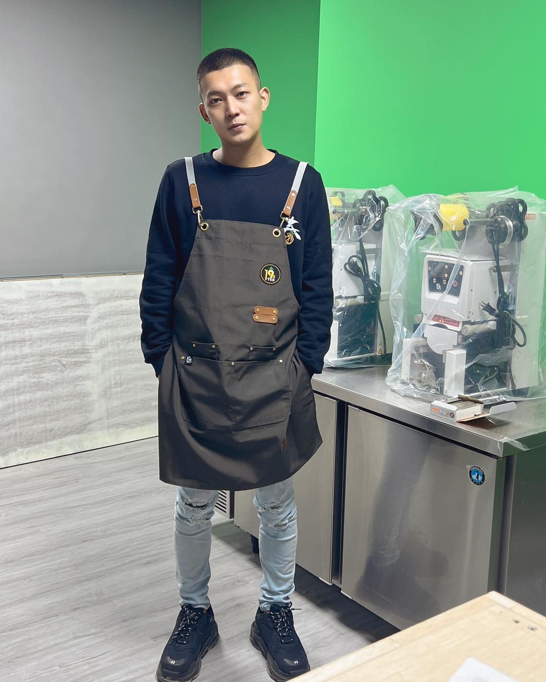 根據流出的照片可以看到，該名4寶媽女粉在和鳳梨完事後，相當開