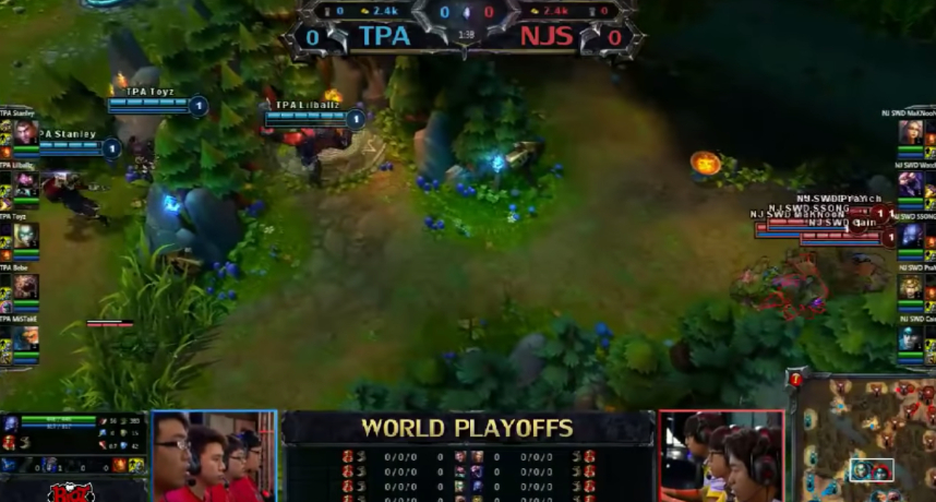 NJS以為逮到完美時機發起團戰攻擊，卻沒想到在牆外的Toyz的球女一個大招捲了三個人，TPA也打出了一波漂亮的一換二，也順便吃了一條龍。