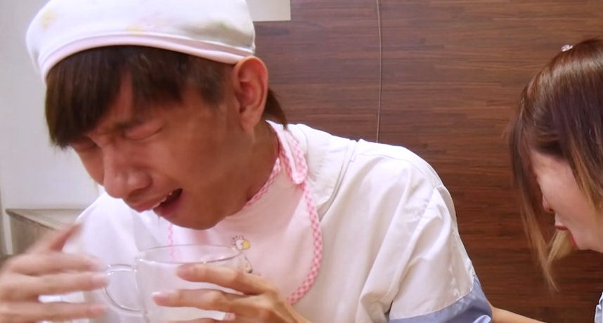 嘲笑母乳有狗味