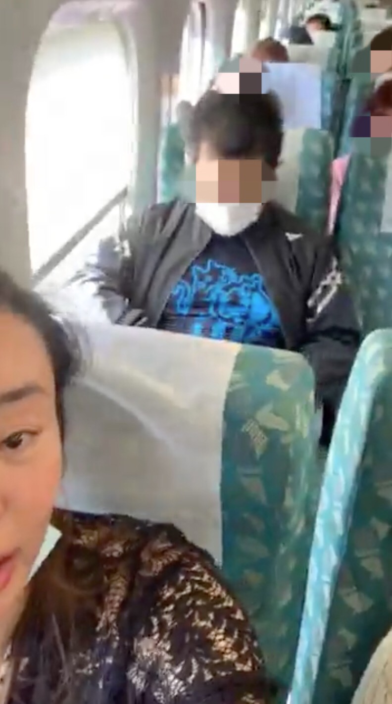 https://www.facebook.com/belle.tingting/videos/739155763365446