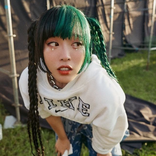 周湯豪新女伴過夜8小時!嫩妹身分遭起底是「女團成員」 他親自回應掀關注