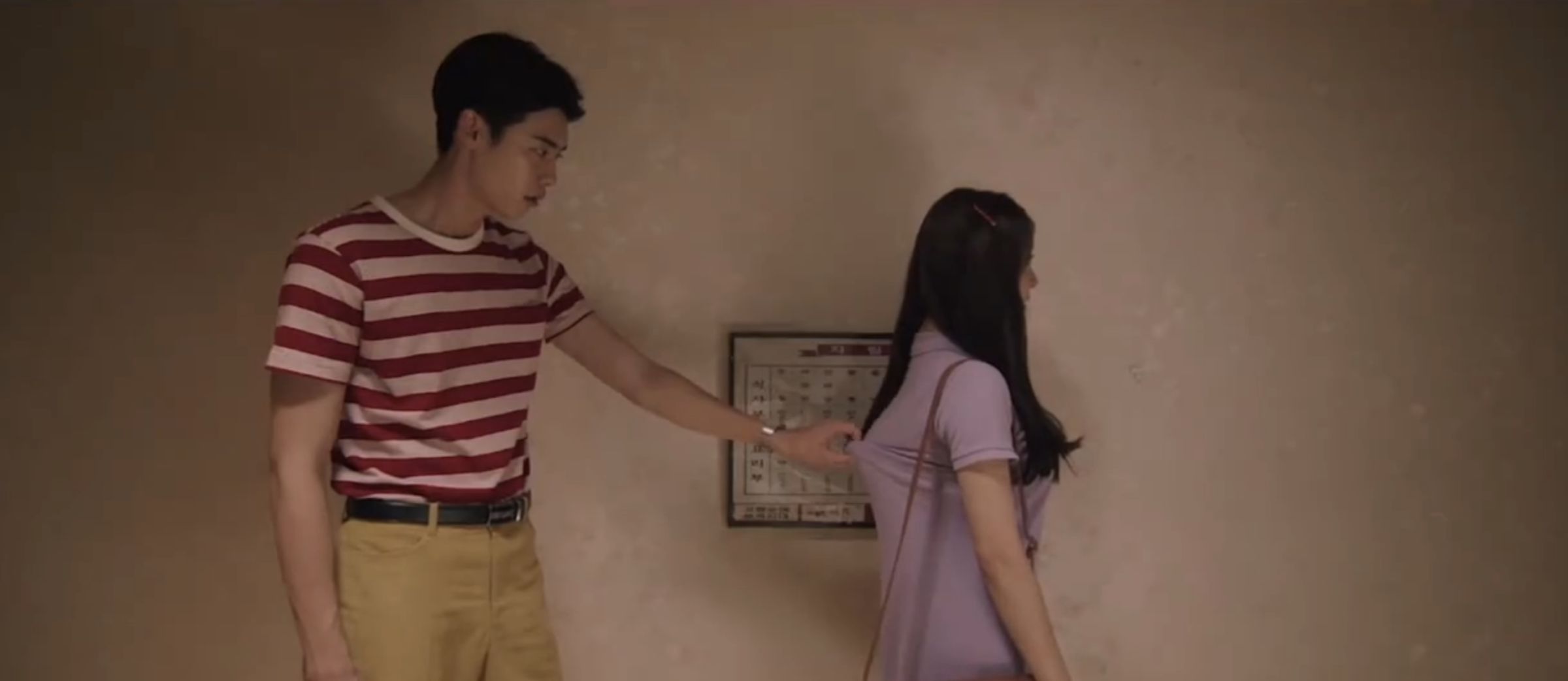 張翰新劇豆瓣只剩2.3分!模仿李鐘碩「扣女生肩帶」網氣笑:油膩爛劇