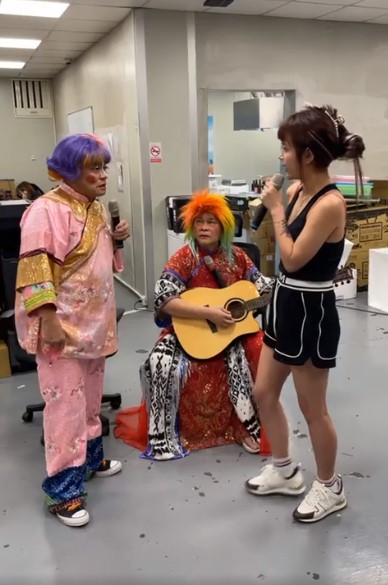 拒絕連千毅改上別人直播!澎恰恰自嘲「真可憐」 丟丟妹猛虧:可憐又悲哀