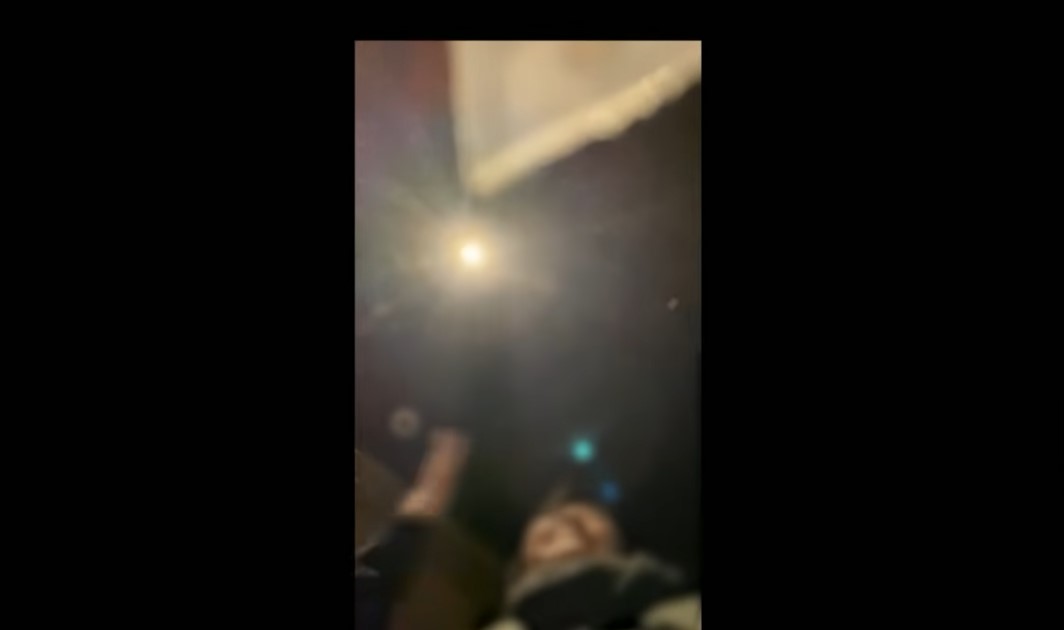 金宣虎女友再被打臉!夾娃娃後「酒吧嗨唱」影片流出 網逆風狂罵:沒完沒了