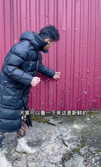 百萬網紅衝烏克蘭戰地!冒命狂拍「新鮮的彈孔」 下秒身後大爆炸秒嚇哭