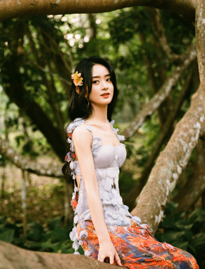 趙麗穎童顏崩壞?近照流出「驚現魚尾紋+圓臉」 網崩潰:女神不見了