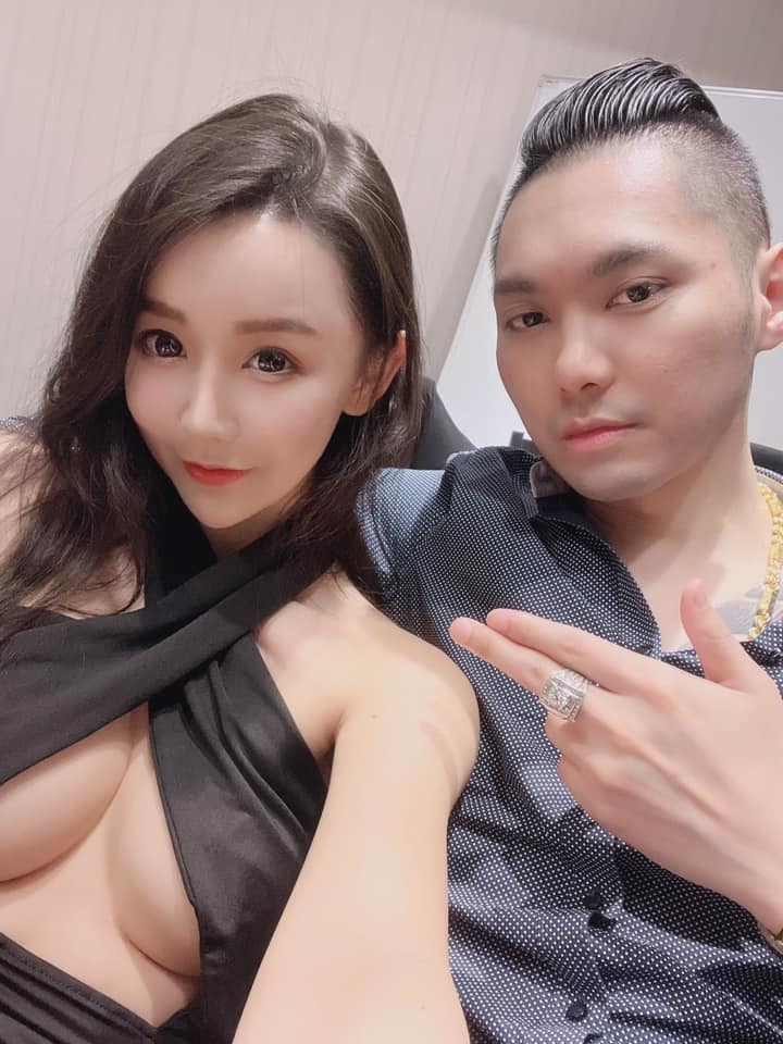 吳宗憲、連千毅「合體直播」大破冰!女郎「中洞大開」掉出雙球:狂到斷線