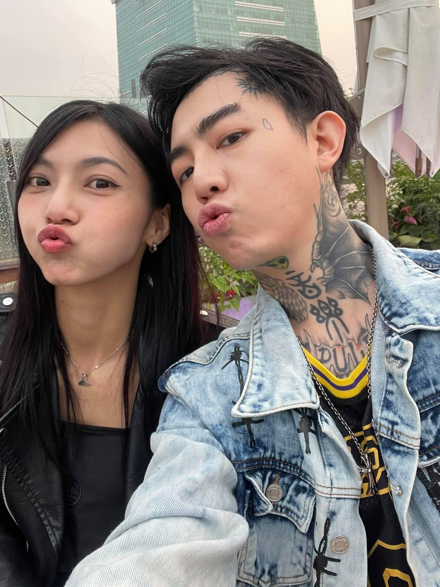 SWAG女神「全空」趴謝和弦身上!爽喊「上下都石更了」 莉婭回覆網全看傻