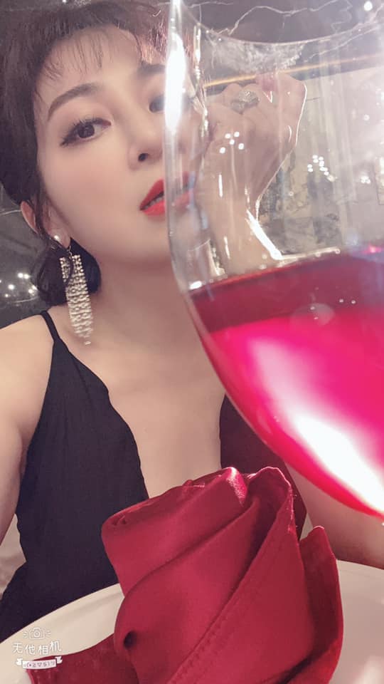 王彩樺辣曬「校正回歸」舊照!淚抄心經美字曝光:不知道可以幫上什麼忙