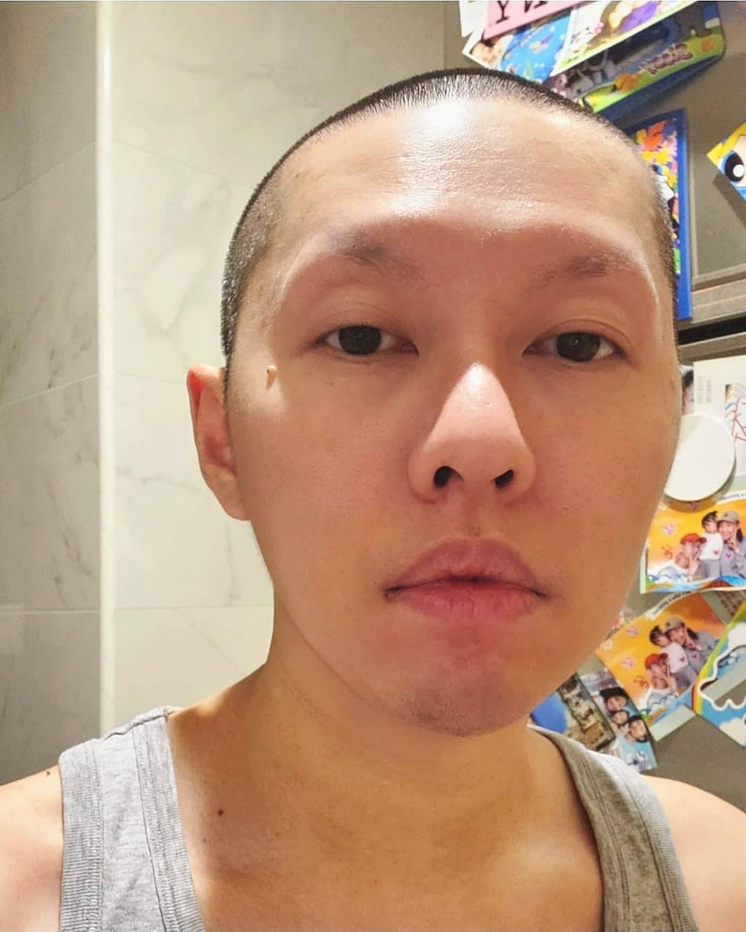 遠距上課再爆糗事!女兒上課蛋堡「全裸站在後面」笑虧:受害者是誰?