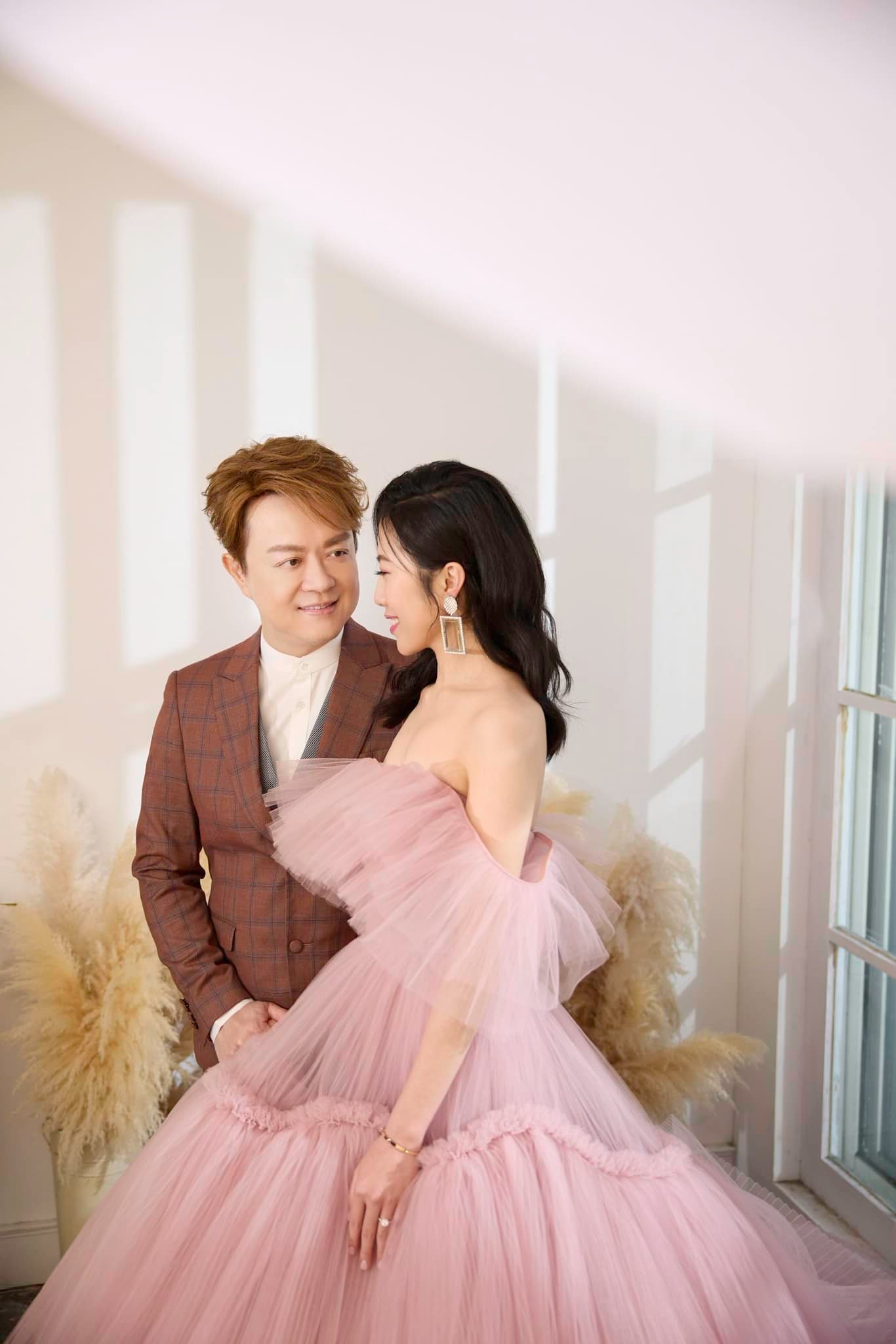 47歲翁立友震撼閃婚!嫩妻「絕美婚照」顏值超震撼 肚皮狀況全曝光